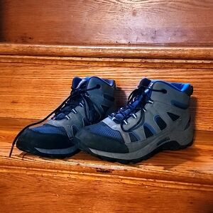 Boys Hiking Boots Merrell - Gently Used